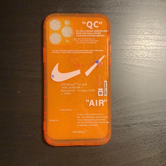 IPhone case - Picture 15 of 15